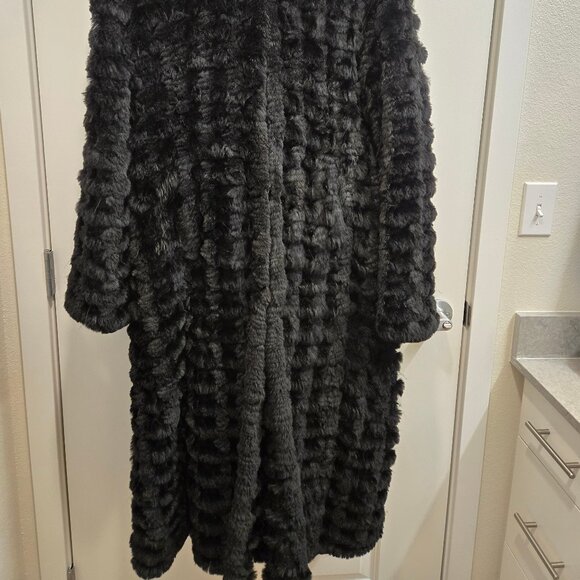 Elegant Italian Rabbit Fur Knit Long Coat - Picture 2 of 9